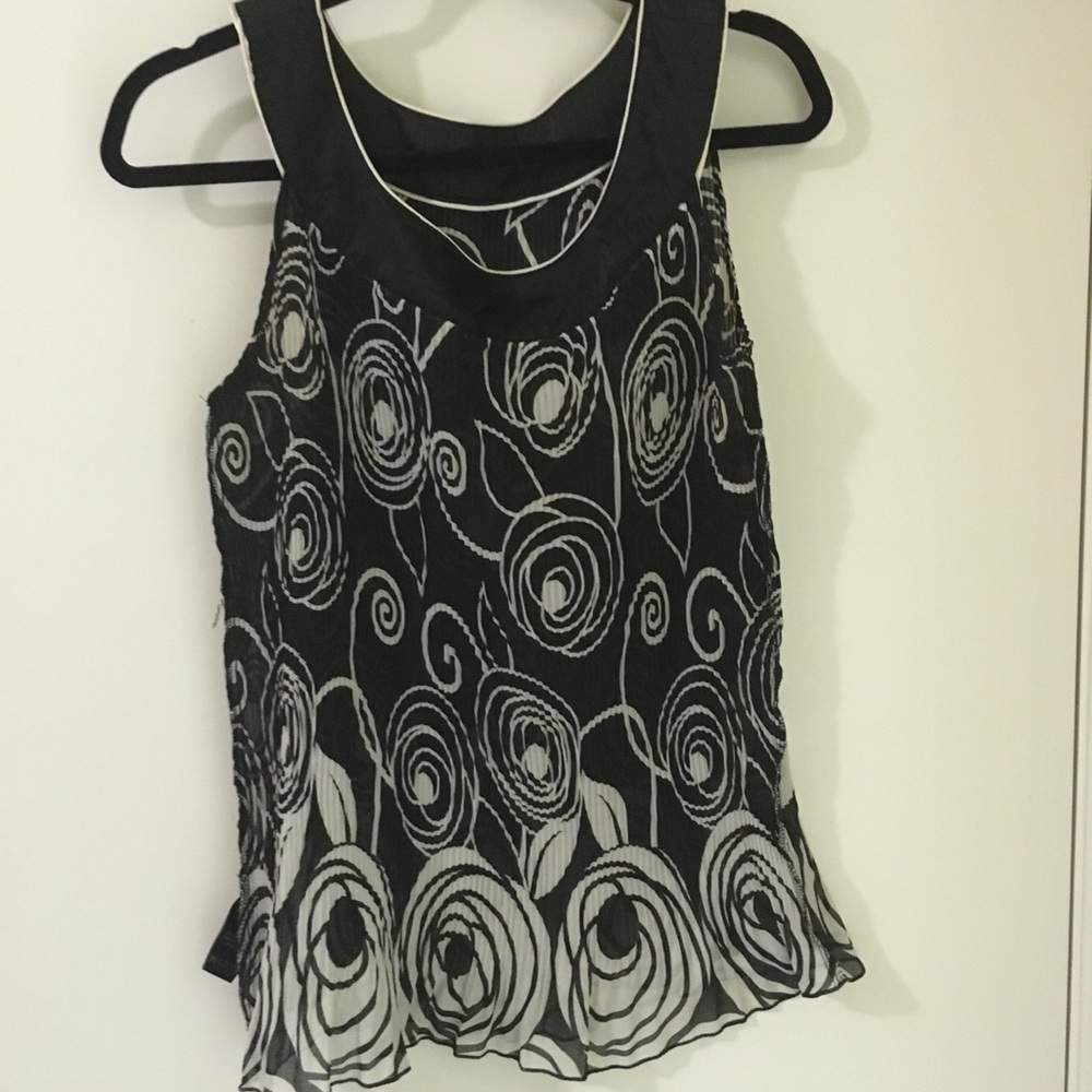 Black and White Sleeveless Floral Top